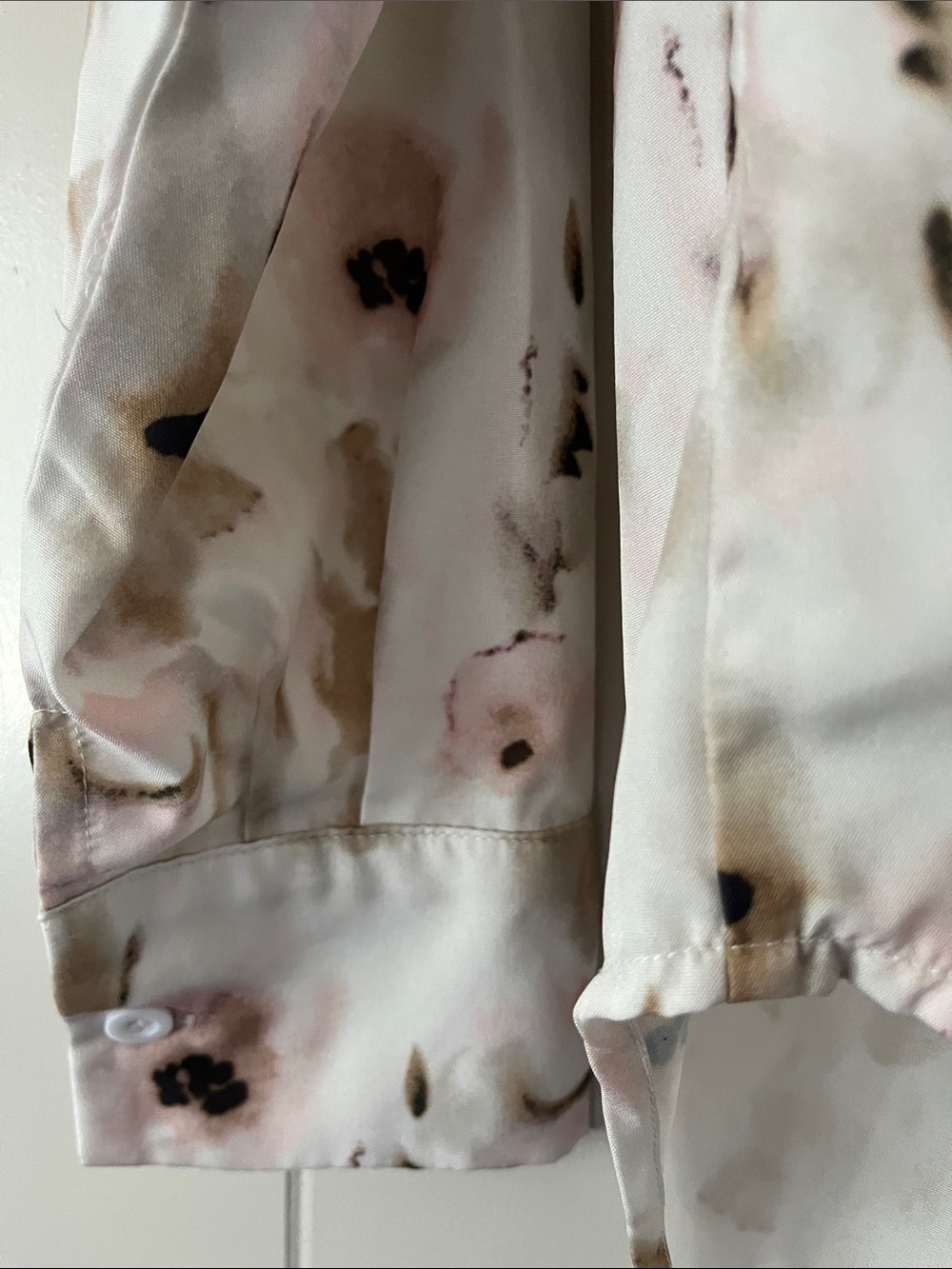 Floral Button-Up Blouse in Blush & Taupe - Picture 4 of 7